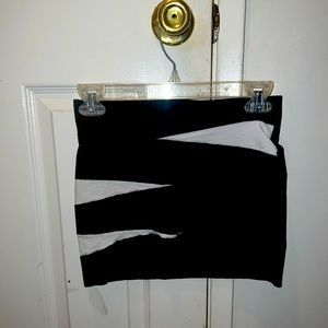 Black & White Mini Skirt!